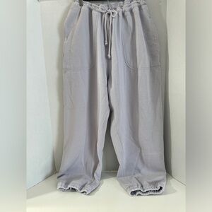 FREE PEOPLE MOVEMENT Gray Joggers Sz L
Adorable Oversized Loose Fit!